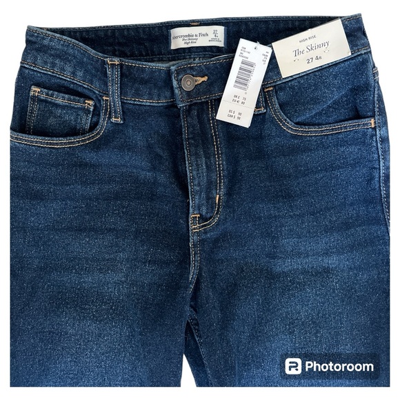 BNWT Abercrombie & Fitch- The Skinny high rise jeans - Picture 3 of 4